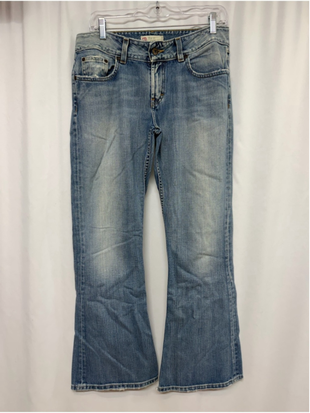 BKE Womens Bootcut Jeans Size 31 Light Wash Style BKL1706R Distressed